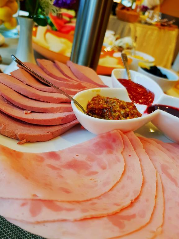 帝国酒店 库塔伊西 外观 照片